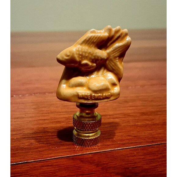 Fish Lamp Finial Shade Topper Coastal Beach House Nautical Vtg Wade England 2" - Picture 1 of 4